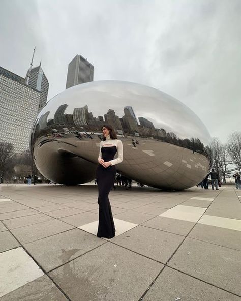 Chicago Bean Photo Ideas, Chicago Inspo Pics, Chicago Fits, Places To Take Pictures In Chicago, Chicago Bean Pictures Ideas, Chicago Skydeck Photo Ideas, Chicago Instagram Pictures, The Bean Chicago Poses, Chicago Aesthetic Instagram