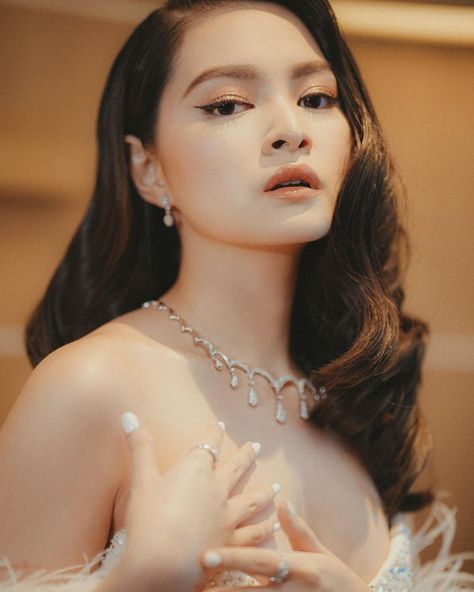 Barbie Forteza, Actresses, Collage, Pins, Quick Saves