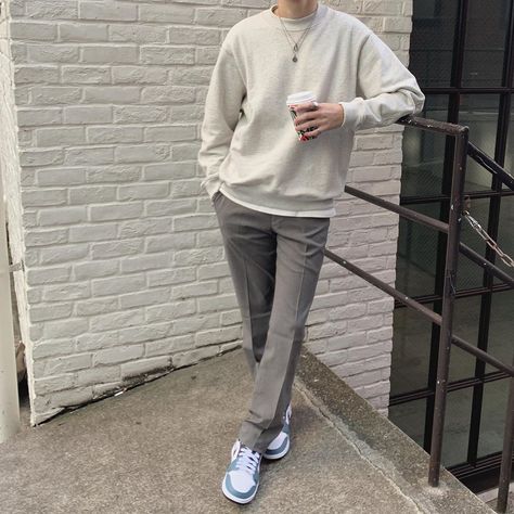 Church Outfit Men, Men Church Outfit, Styling Jordan 1 Outfits, Outfits Sweatpants, Church Outfit Casual, Making Clothing, Minimalist Fashion Men, Pants Outfit Men, Formal Men Outfit