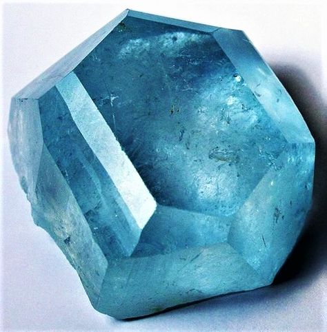 Blue topaz Rock Minerals, Cool Rocks, Beautiful Rocks, Mineral Stone, Minerals And Gemstones, Pinterest Pin, Rocks And Gems, Gems And Minerals, Crystal Gems