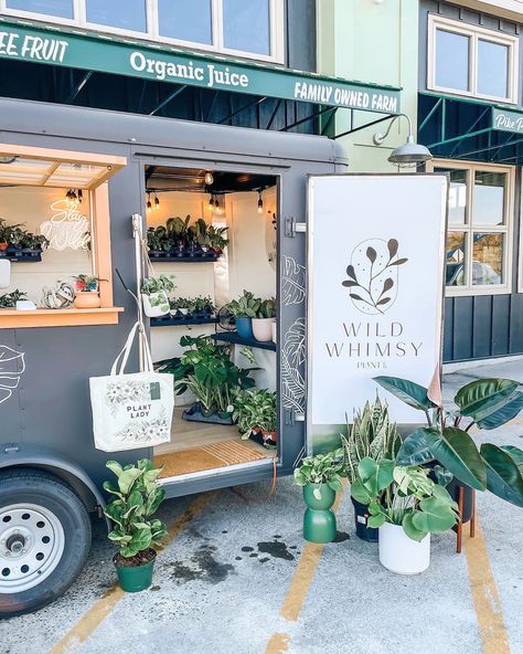 Small Business Plant Shop, Plant Trailer Ideas, Plant Nursery Display Ideas, Mobile Plant Truck, Mobile Plant Shop Trailer, Plant Truck Business, Flower Trailer Shop, Pop Up Plant Shop, Mobile Gift Shop