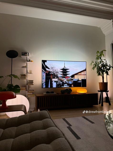 Dark Interior Small Apartment, Living Room Designs Modern Contemporary Apartment, Fish Tank In Apartment, Mounted Living Room Tv Ideas, Earthy Modern Interior, Behind Tv Lighting, Deco Coin Tv, Men’s Wall Decor, Living Room Townhouse