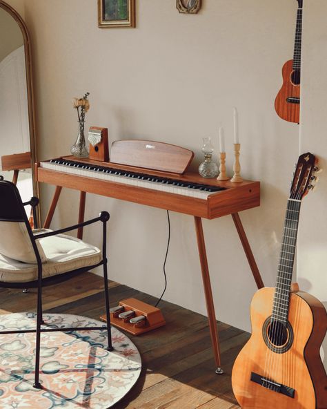 Wooden Piano Stand, Donner Ddp-80, Electric Piano In Living Room, Musicians House, Everyday Goals, Piano Table, Piano Stand, Wooden Piano, Sheet Music Stand