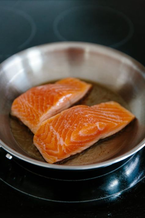 When it comes to simple, quick-cooking weeknight meals, salmon fillets always have a place in my regular lineup. This foolproof technique delivers a perfect medium-cooked fillet that's tender and flaky with deliciously crispy pan-seared skin. Salmon On The Stove, Cook Frozen Salmon, Salmon Recipe Pan, Cooking Salmon Fillet, Salmon Recipes Pan Seared, Pan Fried Salmon, Frozen Salmon, Stove Top Recipes, Fried Salmon