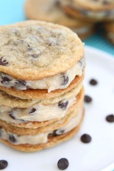 Chocolate Chip Cookie Dough Sandwich Cookies on twopeasandtheirpod.com @twopeasandpod Dough Cookie, Cookie Sandwich, Perfect Cookies, Cookie Sandwiches, Cookie Party, Creative Cookies, Think Food, Inspiration Photos, Simply Delicious