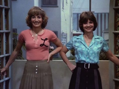 LAVERNE & SHIRLEY | PENNY MARSHALL SCREEN-MATCHED LAVERNE DEFAZIO SKIRT (WITH DVD) Penny Marshall, Laverne & Shirley, Wool Skirt, Los Angeles County, Wool Skirts, Theme Song, Online Auctions, Costume Design, Dvd