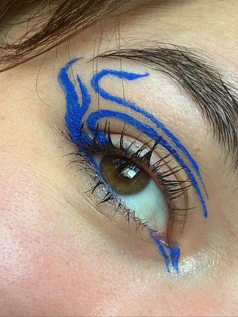 Fun Graphic Eyeliner, Eyeliner Art, Makeup Glitter, Graphic Eyeliner, Eyeliner Styles, Graphic Liner, Make Up Inspo, Eyeliner Looks, Eye Makeup Art