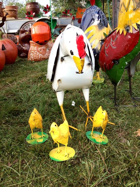 Tin chickens! Art Competition Ideas, Door Projects, Recycled Garden Art, Letter Boxes, Welding Crafts, Workshop Garage, Recycled Metal Art, Yard Sculptures, Metal Chicken