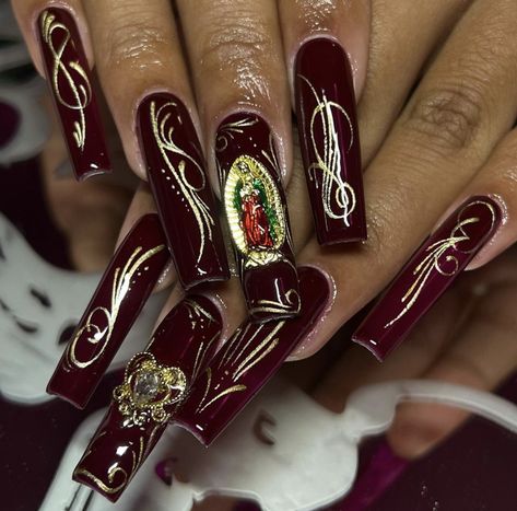 ₊˚ෆ Follow me for more 𐙚 visit my boards ₊˚ෆ Gold Red Nails, Gold Design Nails, Red And Gold Nails, Grunge Nails, Girly Acrylic Nails, Cute Acrylic Nail Designs, Dope Nail Designs, Glamorous Nails, Long Acrylic Nails Coffin