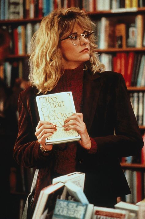 Sally Draper Outfits, Nora Ephron Style, Meg Ryan Autumn, Nora Ephron Fall, Meg Ryan Outfits 90s, Romantic Comedy Aesthetic, Meg Ryan Aesthetic, Norah Ephron Aesthetic, Nora Ephron Aesthetic Outfits