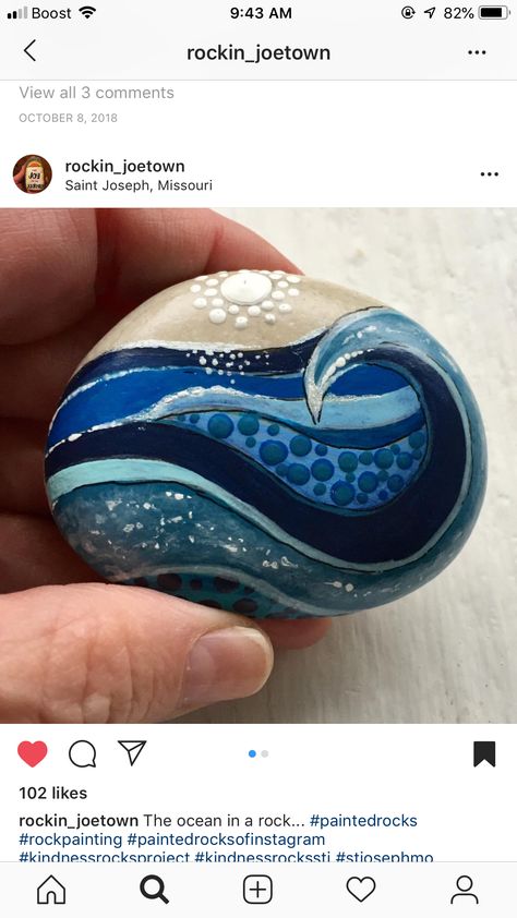 Dotted Art, Beach Rock Art, Flow Painting, Painted Rocks Diy, Beach Rocks, Wave Painting, Rock Wall, Painting Rocks, Rock Ideas