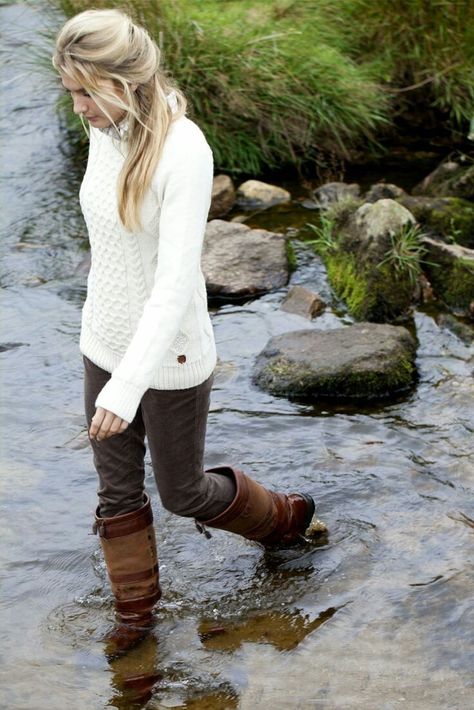 English Country Fashion, Mode Country, Countryside Fashion, British Country Style, Preppy Mode, Country Casual, Estilo Country, Boating Outfit, Country Fashion