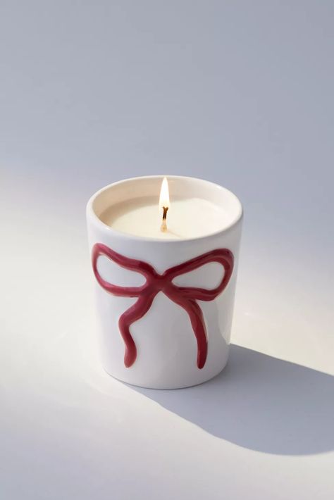 Urban Outfitters Candle, Statement Pieces Decor, Bow Candle, Candles Trends, Bow Icon, Vanilla Cashmere, Vanilla Bourbon, Decor Candles, Aesthetic Candles