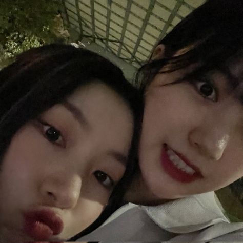 Korean Duo Aesthetic, Best Friend Pictures Korean, Ullzang 2 Girl, Youi Dreamnote, Uzzlang Lesbian Couple, Two Uzzlang Girl Friends, Foto Best Friend, Korean Friends, Korean Best Friends