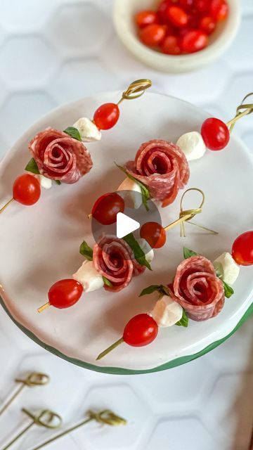 Emily Love Leserman on Instagram: "candy cane ❤️🤍caprese skewers ⁣ ⁣ whether you use mini pearls or ciliegine mozzarella is up to you! you could even make it vegetarian and replace the salami rose with an olive! ⁣ ⁣ the options are endless & delicious" Pepperoni And Cheese Skewers, Salami Mozzarella Skewers, Salami And Mozzarella Appetizer, Salami Rose And Mozzarella Skewers, Caprese Skewers With Salami, Salami Rose, Salami Cheese Olive Skewer, Tomato Mozzarella Skewers, Cheese Kabobs