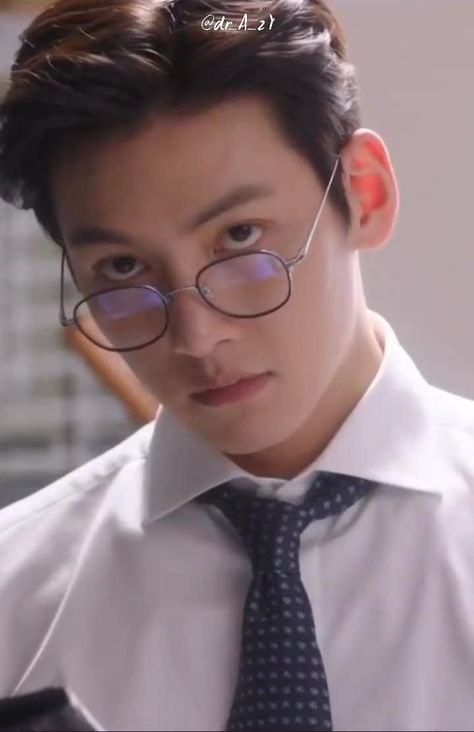 Suspicious Partner Ji Chang Wook, Ji Chang Wook Suspicious Partner, Suspicious Partner Kdrama, Korean Oppa, Ji Chang Wook Photoshoot, Ji Chang Wook Smile, New Korean Drama, Korean Male Actors, Suspicious Partner