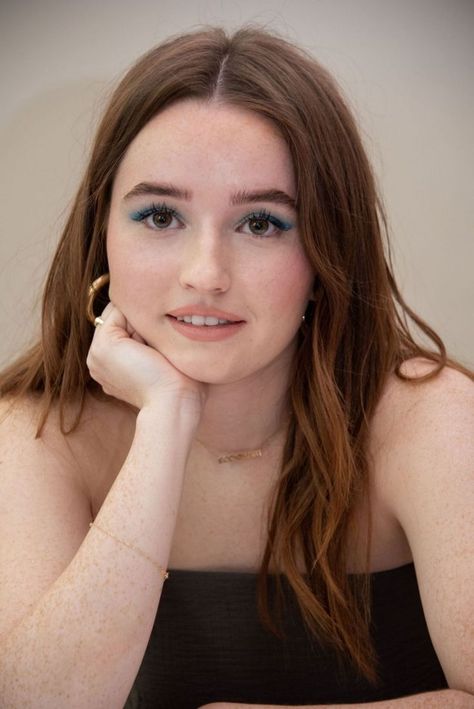 Kaitlyn Dever, Brenda Song, Instagram Girls, Girl Crushes, People Photography, Celebrity Look, Woman Crush, Press Conference, Latest Pics