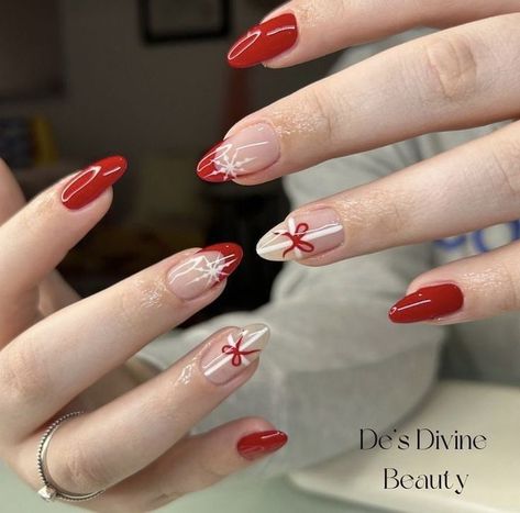 Christmas Ribbon Nails Designs, Christmas Ribbon Nail Art, Ribbon Nails Art, Nail Idea Christmas, Mail Inspo Christmas, Red Bow Nail Design, Ribbon Nails Aesthetic, Winter Christmas Nails Acrylic Red, Red Christmas Acrylics