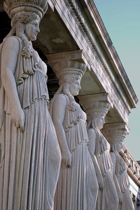 Caryatids Sculpture, Caryatid Tattoo, Ancient Greece Aesthetic, Classical Beauty, Classical Greece, Museum Of Science, Palace Of Fine Arts, Greek Sculpture, Baroque Architecture