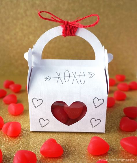 Valentine's Day Treat Boxes | artsy-fartsy mama Valentine's Cricut Projects, Cricut Valentine Ideas, Valentine Craft Gifts, Cricut Valentines Projects, Cricut Valentines, Valentine Treat, Valentines Gift Box, Valentine Gifts For Kids, Valentine Day Boxes