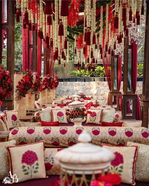 Red Silver Wedding, Royal Indian Wedding, S Pictures, Royal Decorations, Hindu Wedding Ceremony, Delhi Wedding, Personalized Wedding Decor, Dream Wedding Decorations, Mandap Decor