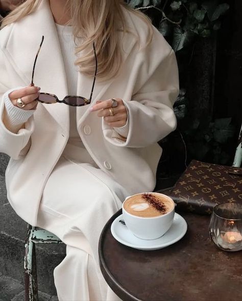 Look Hippie Chic, Capricorn Aesthetic, Fest Outfits, Chique Outfits, Aesthetic Outfit Ideas, Stil Elegant, Luxury Aesthetic, Aesthetic Coffee, Old Money Style