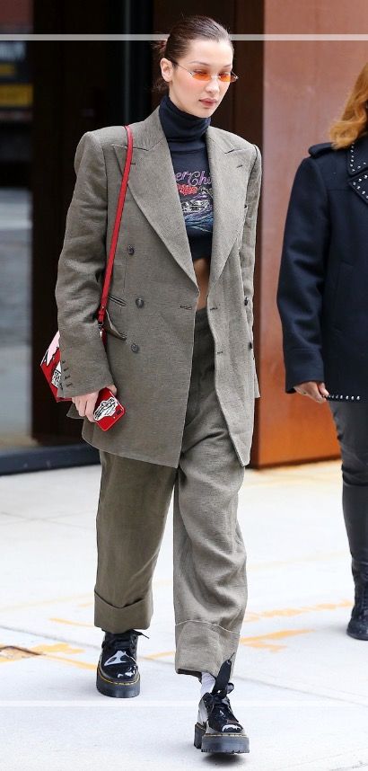 Bella Hadid wears Vivienne Westwood with a Prada bag and Dr. Martens. Jadons Outfits, Suit And Doc Martens, Dr Martens Suit Men, Celebrities Wearing Dr Martens, Dr Martens Jadon Outfit, Dr Martens Celebrities, Jadon Dr Martens Outfit, Dc Martens Outfit, Jadon Outfit