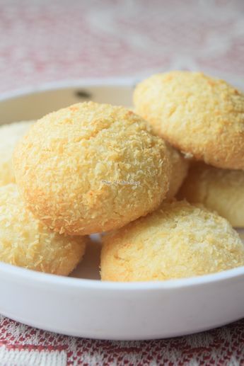 Indian Cookies Recipe, Binangkal Recipe, Cookies Recipes Indian, Indian Cookies, Cookies Eggless, Coconut Buns, Cookies Bakery, Coconut Cookie, Coconut Cookies Recipes