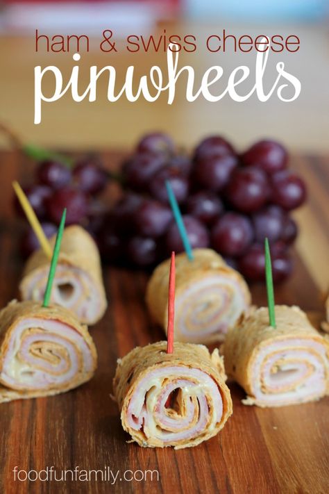 Ham And Cheese Pinwheels, Pinwheel Sandwiches, Pinwheels Recipe, Ham And Swiss, Cheesy Snack, Cheese Pinwheels, Pinwheel Appetizers, Light Appetizers, Points Plus