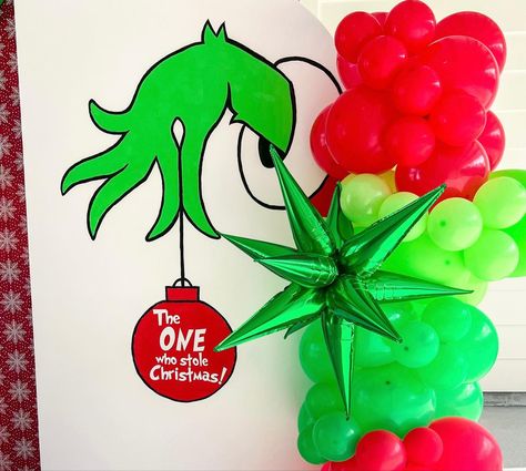 The one who stole christmas grinch birthday theme #grinch #grinchmas #grinchchristmas #youreameanone #grinchdecor #firstbirthdayparty #firstbirthdayideas #christmasbirthday #birthday #birthdaypartyideas #birthdaydecoration #partythemes #partyideasforkids #balloons #balloonarch #balloongarland #prettyparty He’s A Mean One First Birthday, Grinch First Birthday Photoshoot, The One Who Stole Christmas Birthday, Grinch 1st Birthday Party Decorations, You’re A Mean One Mr Grinch Birthday, Mean One Grinch First Birthday, Grinch Balloons, Grinch 1st Birthday, Grinch 1st Birthday Party