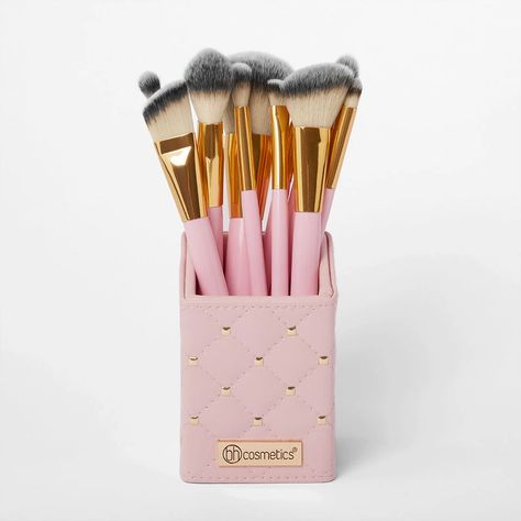 Bh Cosmetics Brushes, Pink Brush Set, Bb Cream Foundation, Gold Eyeliner, Makeup Starter Kit, Makeup Business, Skin Advice, Cosmetics Products, Face Makeup Brush