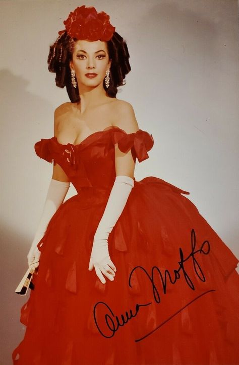 Anna Moffo La Traviata, A Night At The Opera, Physical Appearance, Music Sing, Theatre Costumes, Music Theater, Victorian Clothing, Beautiful Costumes, Opera Singers