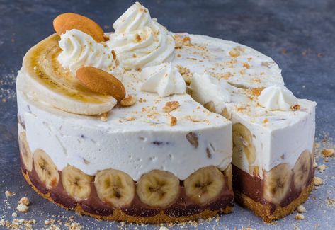 Banana Mousse Cake, Banana Cream Tart, Mousse Cake Filling, Banana Tart, White Chocolate Banana, Banana Mousse, Mousse Tart, Butter Crust, Milk Chocolate Ganache