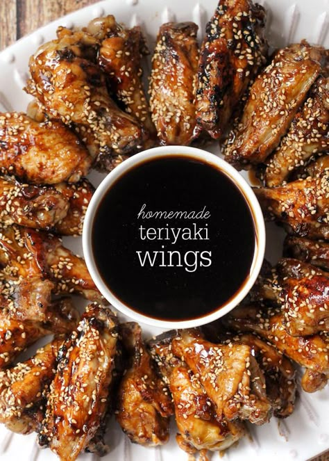 Homemade Teriyaki Wings - one of the best recipes you'll ever try! { lilluna.com } Teriyaki Wing Sauce, Doodle Chicken, Teriyaki Wings Recipe, Wings Sauce, Teriyaki Wings, Teriyaki Chicken Wings, Cooking Pork, Easy Teriyaki Chicken, Chicken Wings Recipe