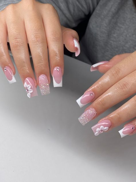 Quinceanera Nails, Colored Acrylic Nails, Girly Acrylic Nails, French Tip Acrylic Nails, Cute Acrylic Nail Designs, French Acrylic Nails, Short Square Acrylic Nails, Acrylic Nails Coffin Pink, Edgy Makeup