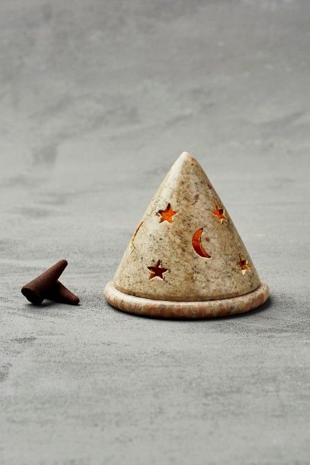 Moon Star Incense Cone Burner Ceramic Incense Holder, Incense Cone, Pottery Crafts, Diy Pottery, Ceramics Pottery Art, Pottery Sculpture, Ceramics Projects, Clay Art Projects, Arte Inspo