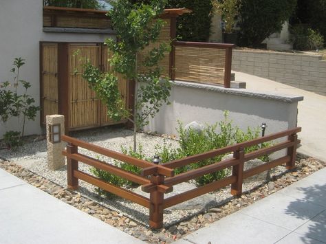 Japanese Backyard, Japanese Fence, Modern Japanese Garden, Japanese Inspired Garden, Japanese Zen Garden, Japanese Garden Design, Fence Styles, Asian Garden, Front Yard Fence