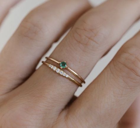 Bridal Jewelry Indian, Stackable Gemstone Rings, Quilling Work, Zierlicher Ring, Bridal Jewellery Indian, Jewelry Indian, Emerald Gemstone, Dainty Jewelry, Birthstone Ring