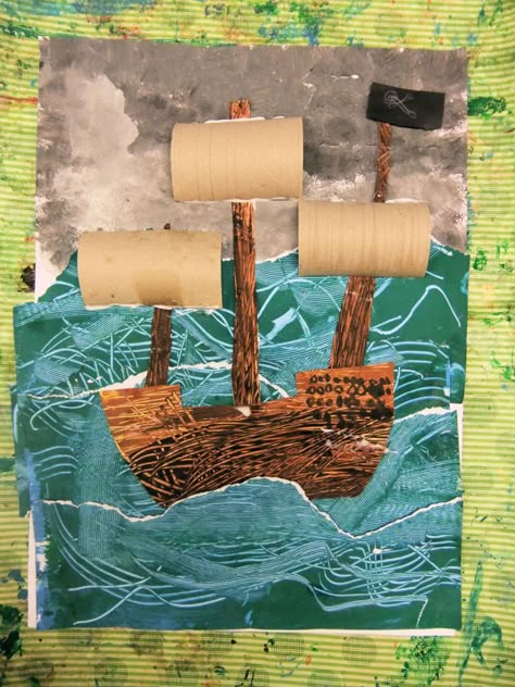 Texture Collage, Pirate Ship Art, Peter Pan Art, Creative Art Projects, Classe D'art, Pirate Activities, Pirate Crafts, Pirate Ships, Stormy Seas