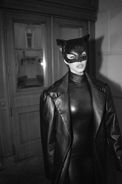 Halloween Costumes 2022, Goth Gifts, How To Impress, Cat Woman, Selina Kyle, Goth Girl, Halloween This Year, Dark Feminine Aesthetic, Cat Mask