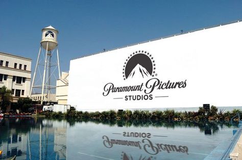 The back lot pool stage of Paramount Fashion Photography Inspiration Studio, Photography Inspiration Studio, Paramount Studios, Los Angeles Hollywood, Movie Studios, Movie Studio, Dream Career, Film Studio, Paris Photo