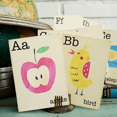 Free Printable Vintage Flash Cards | A-Z flashcards in a free download. | Perfect for classroom decor, back-to-school banners, and more! | Instant downloads. Abc Banner, Vintage Classroom, Back To School Decor, Classroom Alphabet, Back To School Banner, Flashcards For Toddlers, School Banners, Abc Flashcards, School Printables