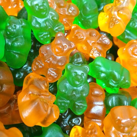 Orange and green apple gummy bears! These gummy bears are absolutely delicious! They are soft and flavorful and made in the USA! Gummy Worm, Gummy Worms, Gummy Bear, Orange And Green, Gummy Bears, Sports Theme, Green Apple, Green And Orange, Made In The Usa