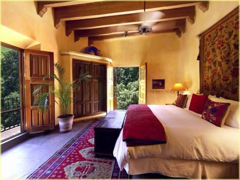 haciendas mexicanas mas bonitas - Buscar con Google Style Hacienda, Mexican Style Homes, Mexican Bedroom, Hacienda Decor, Hacienda Homes, Houses In Mexico, Hacienda Style Homes, Spanish Decor, Mexico House