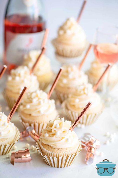 New Years Eve Dessert Ideas, Champagne Cupcake Recipes, Chocolate Ganache Cupcakes, Boston Cream Cupcakes, Chocolate Orange Cupcakes, Homemade Cupcake Recipes, Lemon Blueberry Cupcakes, New Years Eve Dessert, Wine Cupcakes