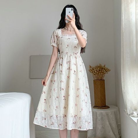 Korean Floral Dress, Simple Floral Dress, Simple Style Outfits, Simple Frocks, Aesthetic Korean, Stylish Short Dresses, Modest Dresses Casual, Casual Day Outfits, Korean Fashion Dress