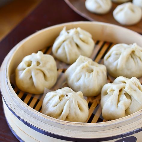 Steamed Pork Buns Buns Homemade, Bao Zi, Chinese New Year Dishes, Steamed Pork Buns, Steamed Pork, Asian Pork, Foreign Food, Pork Buns, Bun Recipe