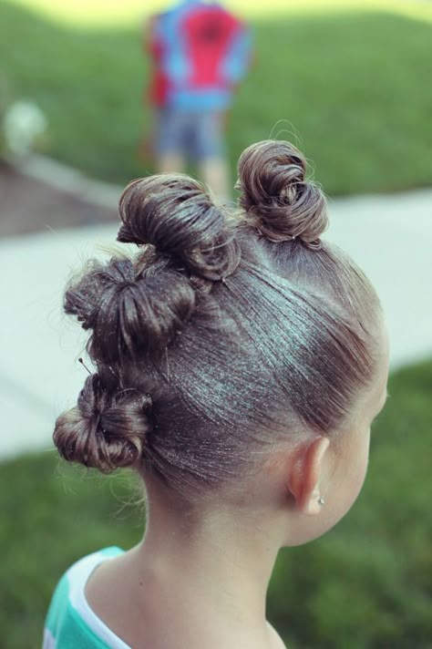 Brown Haired Bliss - Little girl hairstyles. Crazy hair day ~ bun mohawk Crazy Hair For Kids, Hair Flyer, Wacky Hair Days, Crazy Hair Day, House Cabin, Wacky Hair, Crazy Hair Day At School, Unicorn Hair, Crazy Hair Days