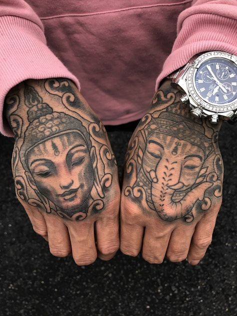 Buda Tattoo, Half Sleeve Tattoos Forearm, Buddha Tattoo Design, Animal Tattoo Ideas, Realistic Tattoo Sleeve, Sak Yant Tattoo, Ganesha Tattoo, Circle Tattoos, Men Tattoos Arm Sleeve