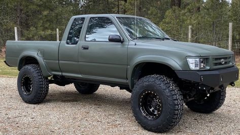 90s Toyota, Toyota Trucks For Sale, Toyota Trucks 4x4, 1997 Toyota Tacoma, Toyota Pickup 4x4, Toyota Tacoma 4x4, Tacoma 4x4, Cool Truck Accessories, Truck Life